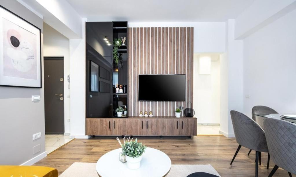 Majestic Apartament With View In Magheru Bucharest Exterior photo