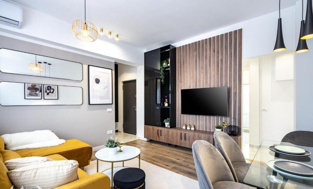 Majestic Apartament With View In Magheru Bucharest Exterior photo