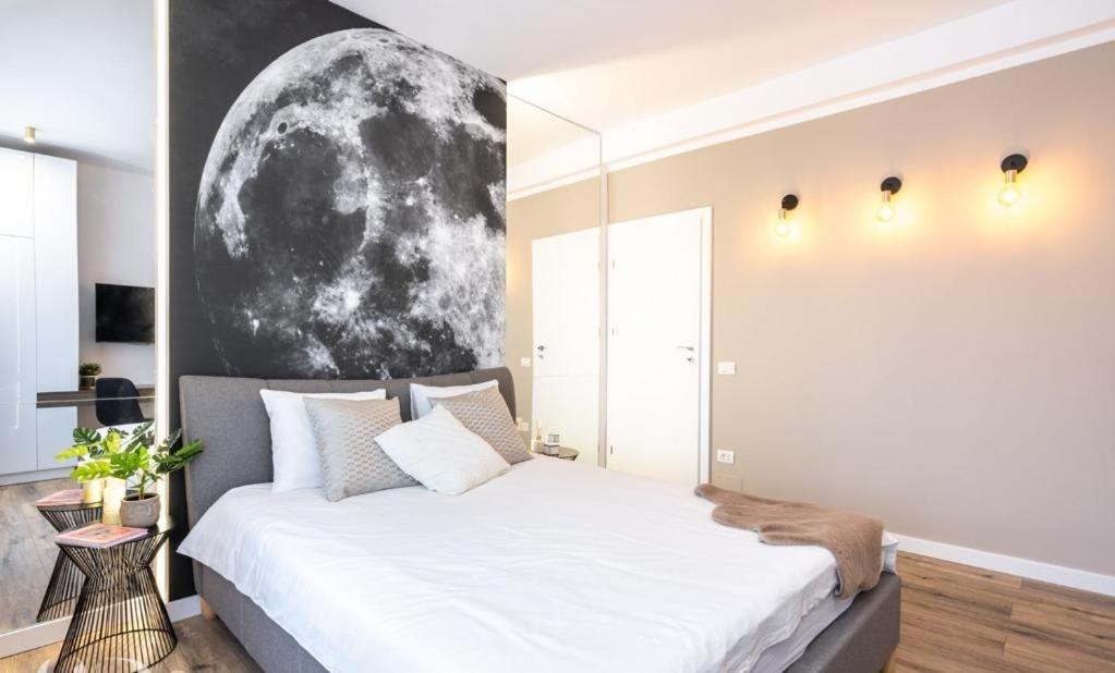 Majestic Apartament With View In Magheru Bucharest Exterior photo